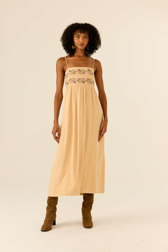 Vestido Midi Bordado Veu - MARIA FILÓ - comprar online