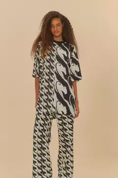 Calça Reta Sarja Estampada Panteras - farm rio - comprar online