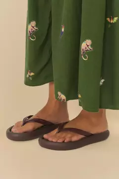 Imagem do Chinelo Canoa estampa beleza tropical - farm apé