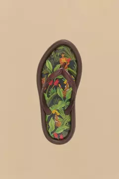 Chinelo Canoa estampa beleza tropical - farm apé na internet