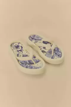 Chinelo Canoa estampa delicadeza - farm apé na internet