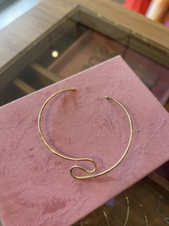 choker tubo infinito ouro