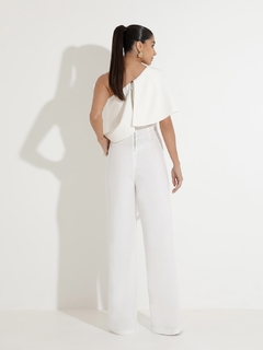 MACACÃO SIBELE ASSIMÉTRICO OFF WHITE - comprar online