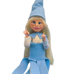 Duende menina loira azul e amarelo na internet