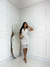 Vestido de noiva civil Beatriz com a barra rendada e manga de tule poá