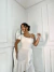 Vestido de noiva minimalista midi um ombro e barra com babados na internet