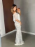 Imagem do Vestido de noiva longo com renda branca e fundo nudo modelo ombro a ombro - Verônica