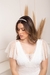 Tiara de cabelo com strass e pérolas na internet