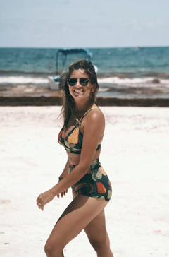 Hot pants framboesa - by the sea