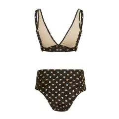 Hot pants cavada margarida na internet