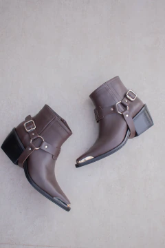 Bota Claire Chocolate
