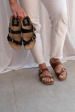 Sandalia Clara en internet