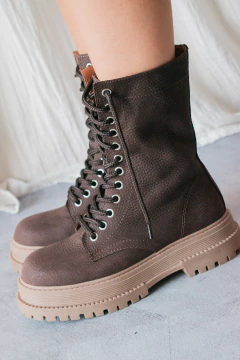 Bota Euge en internet