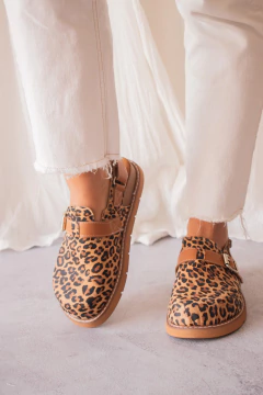 Zueco Praia - Bendita tu eres