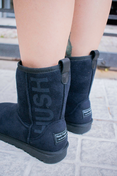 Pantubota Shorty Big Logo Hush Puppies en internet