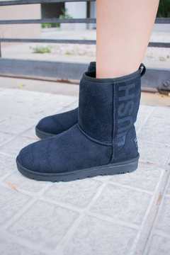 Pantubota Shorty Big Logo Hush Puppies - comprar online