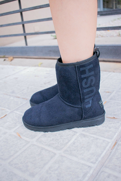 Pantubota Shorty Big Logo Hush Puppies