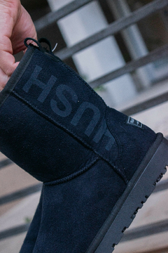 Pantubota Shorty Big Logo Hush Puppies
