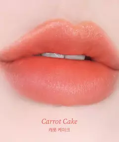 Powder Cream Lip Balm Carrot Cake - Tocobo en internet