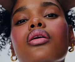 Rubor Rhode Pocket Blush On-the-glow En Barra Tono Piggy en internet