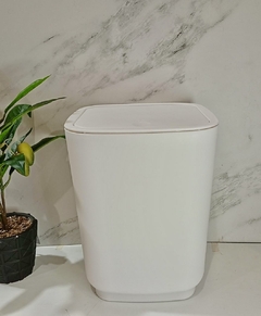 CESTO RESIDUOS JOHN BLANCO CUADRADO - comprar online