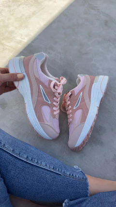 Beca pink | sin cambio en internet