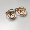 Anillo de acero dorado