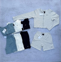 Conjuntos Nike essentials - comprar online