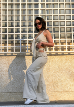 Calça Wide Leg Bolso Vazado Cut Out