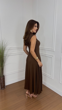 Vestido Canelado Gola Yara na internet