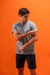 Remera Cuello V puro algodón - SER BASICS | Ropa de hombre básica y de calidad