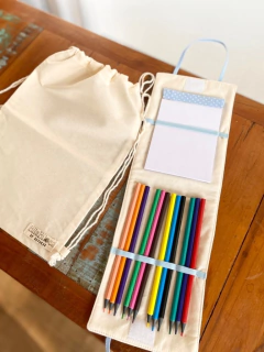 Kit Estojo Lápis de Cor e Mochilinha Azul