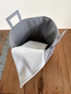 Cesto Parque das Cascatas Cinza com Guardanapo - Retecer - Artesanal e Sustentável, Cestos para organizar a casa toda, brinquedos lúdicos e presentes