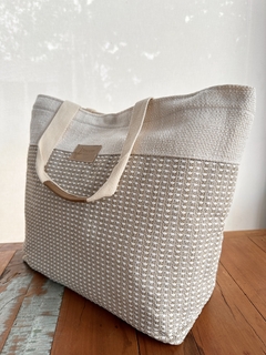 Bolsa Praia Trama