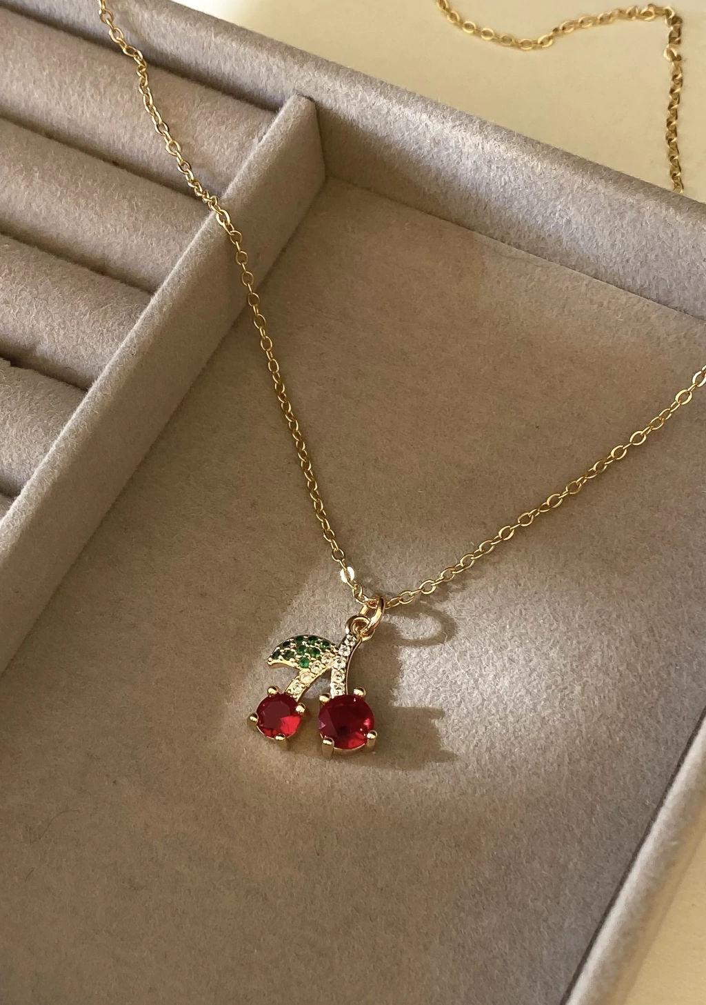 Collar Cherry coke