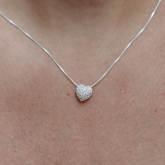 Colar coração em prata 925 com zircônia P - comprar online