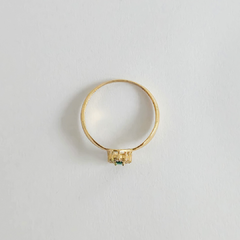 Anel de formatura em ouro 18k com zircônias verde e branca (230) - loja online