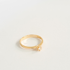 Anel solitário em prata 925 com banho de ouro 18k e zircônia transparente - Joalheria Exata