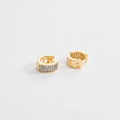 Brinco argola em prata 925 com banho de ouro 18k e zircônias transparentes - Joalheria Exata