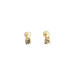 Brinco infantil em ouro 18k com pérola e zircônia (060)