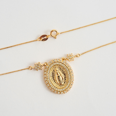 Colar Nossa Sra. das Graças em prata 925 com banho de ouro 18k e zircônias transparentes - loja online