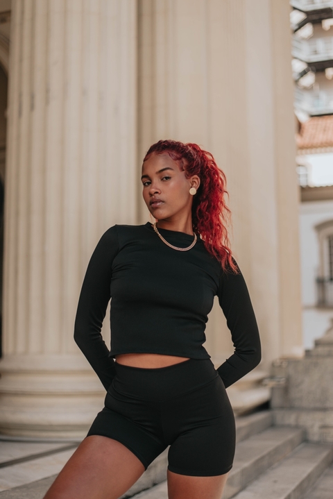 Cropped Manga Longa - Preto