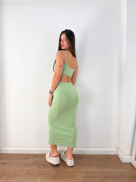 Vestido Midi em Malha Canelada com Bojo e Fenda Mille - comprar online