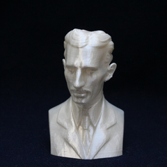 Escultura 15 cm TESLA