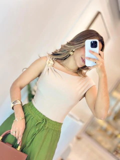 1067 - Body | Detalhe dourado na internet