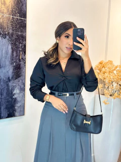 1074 - Blusa seda | Detalhe no busto - comprar online