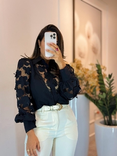 598 - Blusa linho | detalhe bordado na manga - comprar online