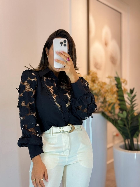 598 - Blusa linho | detalhe bordado na manga - comprar online