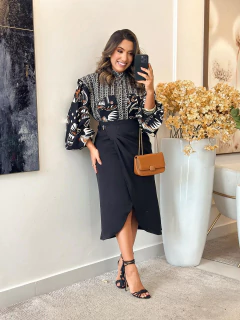 184 - Saia alfaiataria | detalhe na cintura na internet