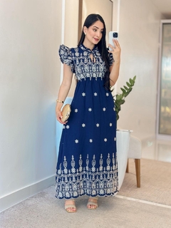 941 - Vestido linho | Detalhe na gola na internet